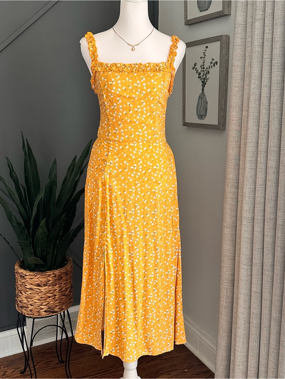 Francesca's Collections Yellow Floral Ruffled-Strap Midi Dress
